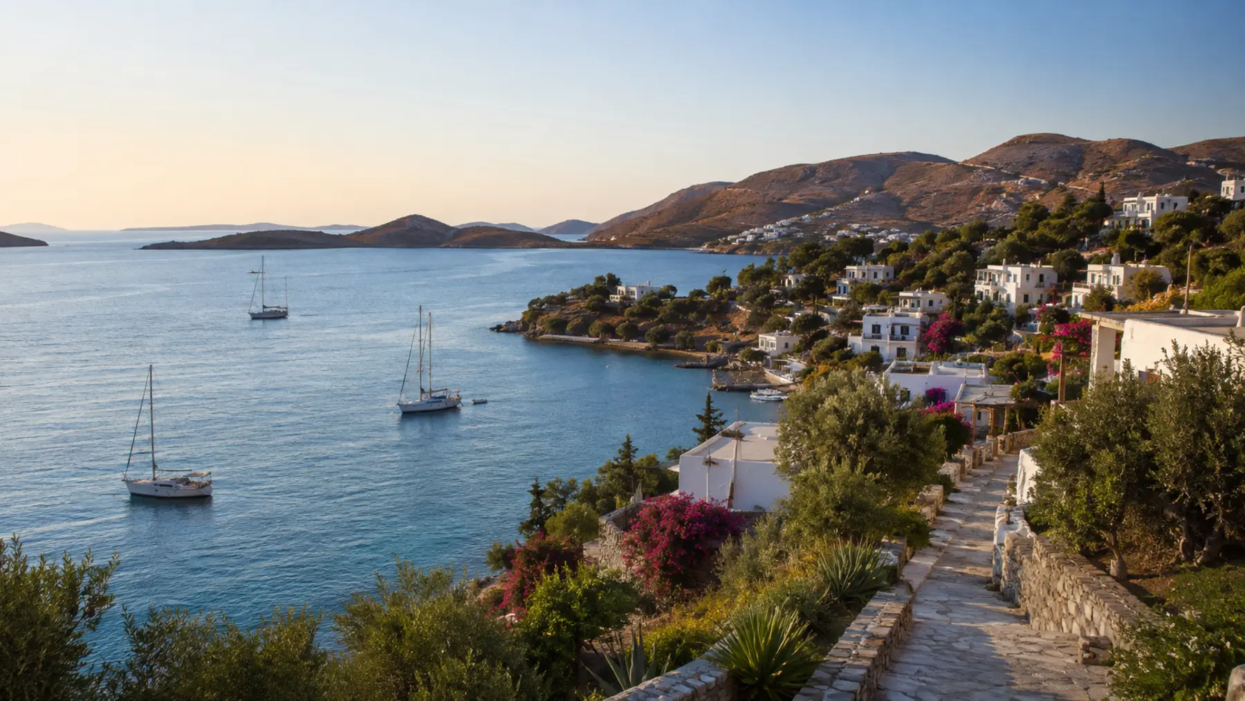 Repräsentativer ägäischer Küstenblick für Gümüşlük und Bodrum